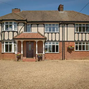 https://harwood-house-bb.cambridgehotelsuk.com