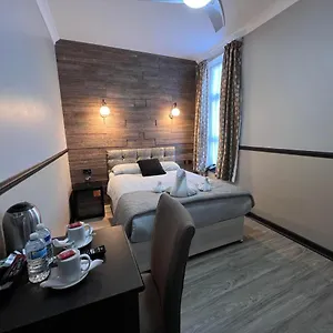 https://the-commongate-hotels.cambridgehotelsuk.com
